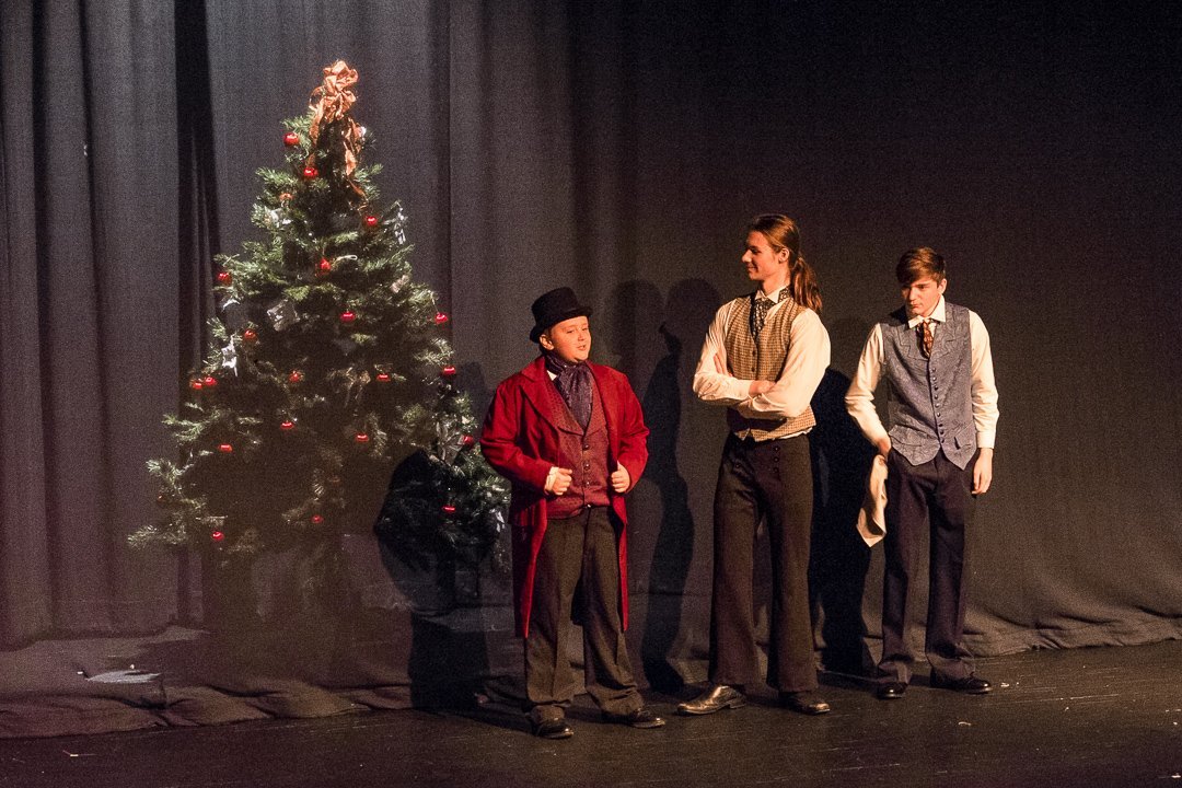 christmascarol13122698.jpg