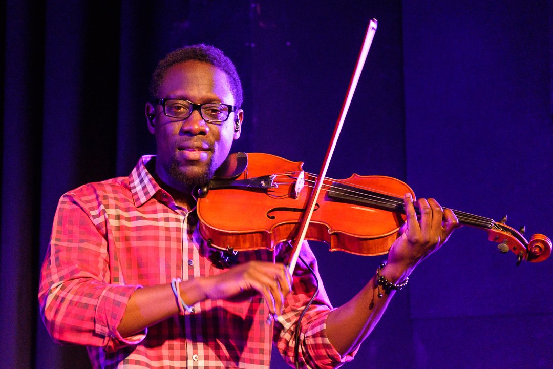 blackviolin16043964.jpg