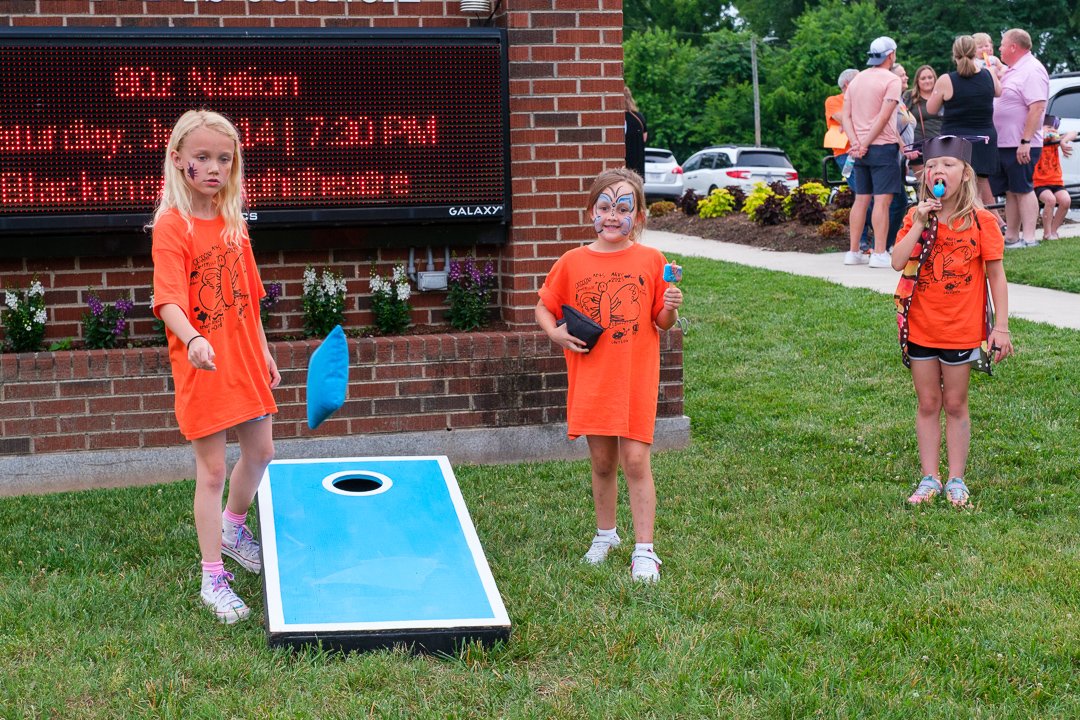 artsaliveparadeshow2506132.jpg