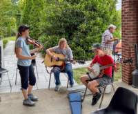 artsaliveparadeshow2506140_small.jpg
