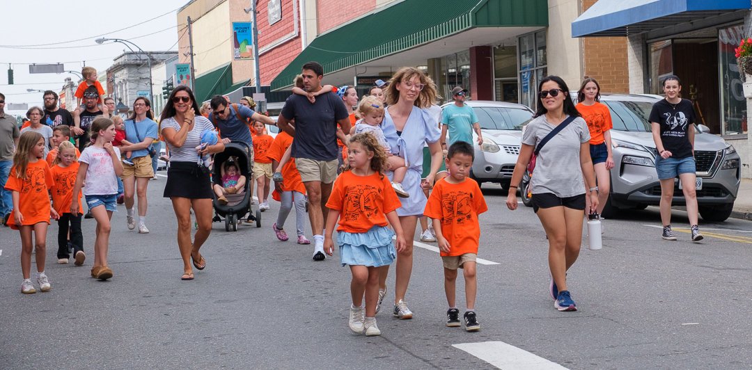 artsaliveparadeshow250631.jpg