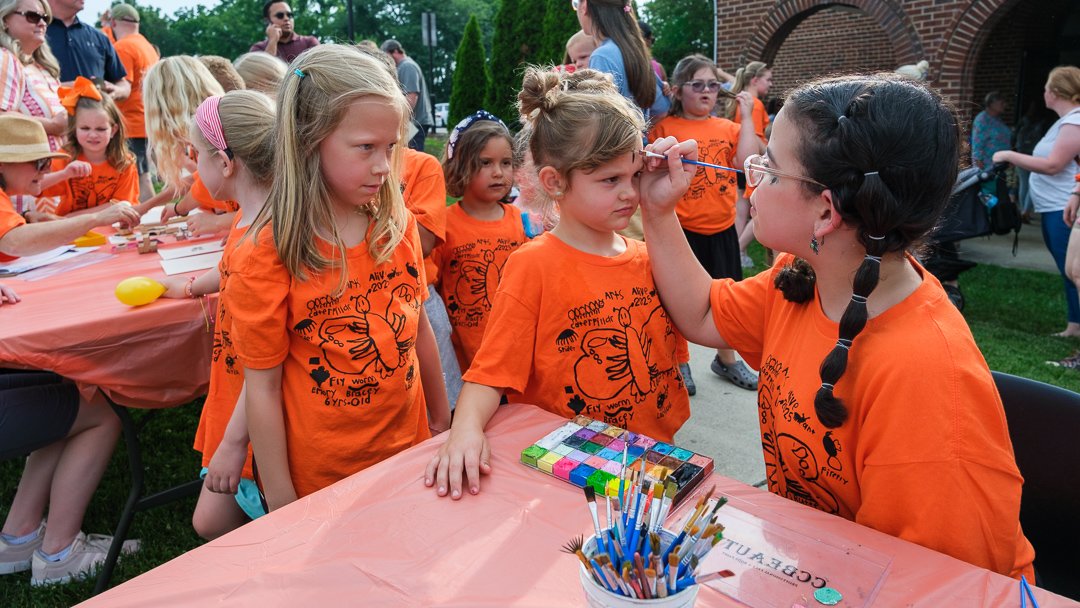 artsaliveparadeshow250640.jpg