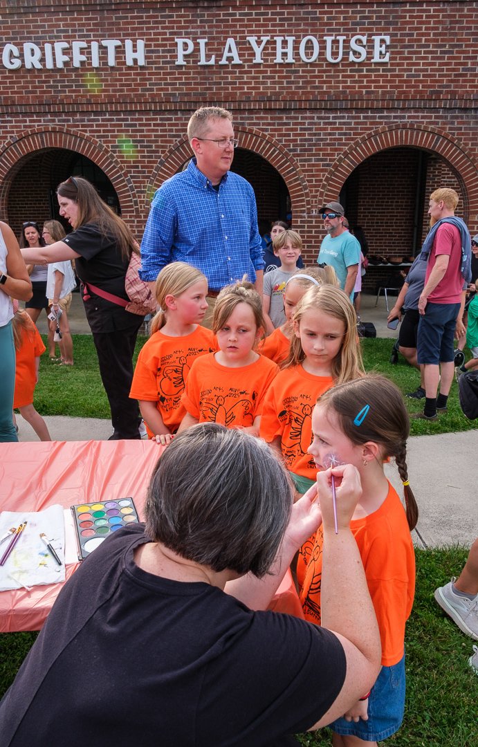 artsaliveparadeshow250643.jpg
