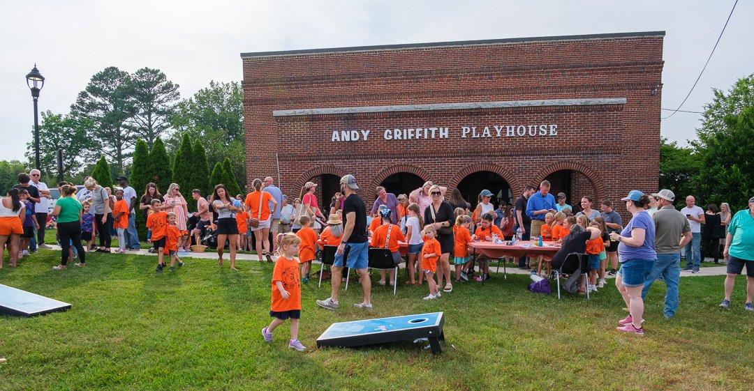 artsaliveparadeshow250649.jpg