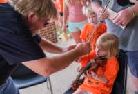 artsaliveparadeshow250659_small.jpg