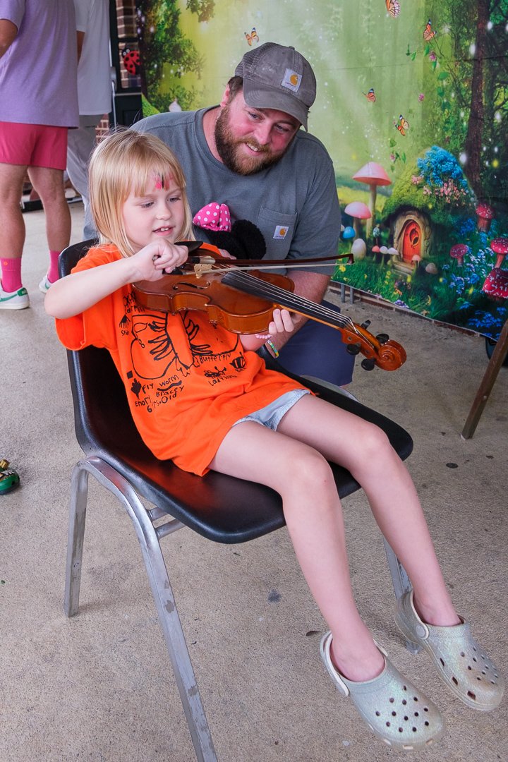 artsaliveparadeshow250660.jpg