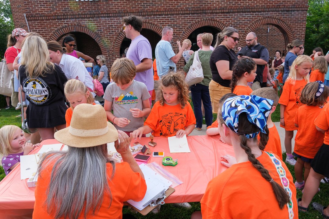 artsaliveparadeshow250665.jpg