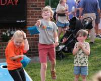 artsaliveparadeshow250680_small.jpg