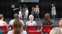 youthacting250410_small.jpg