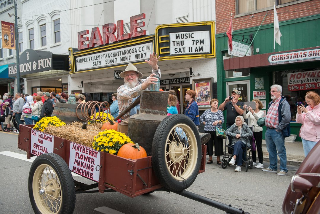 parade150906180.jpg