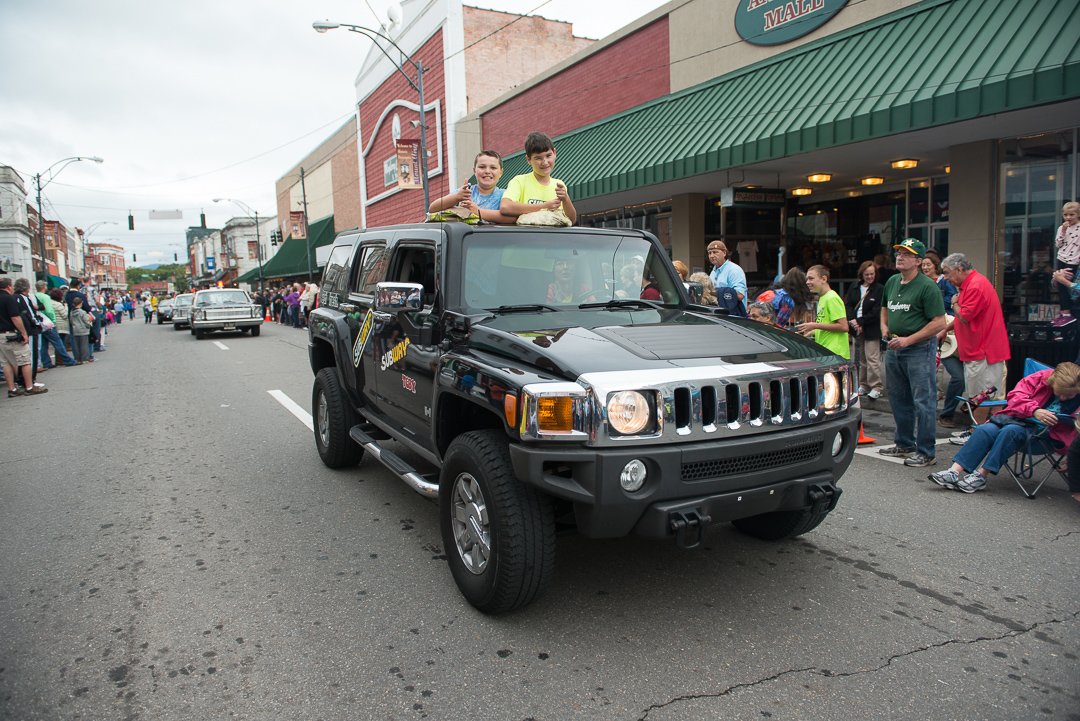 parade150906254.jpg