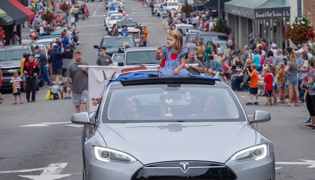 parade190981.jpg