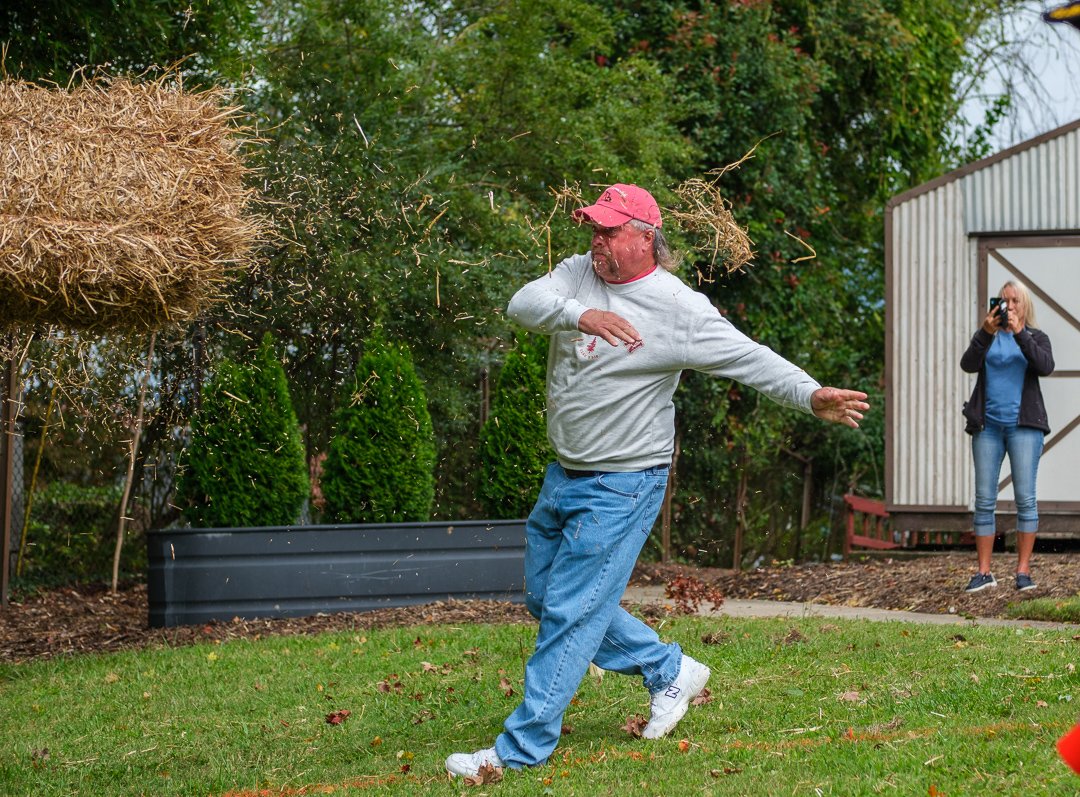 haybaletoss23091045.jpg