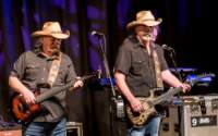 bellamybrothers240915_small.jpg