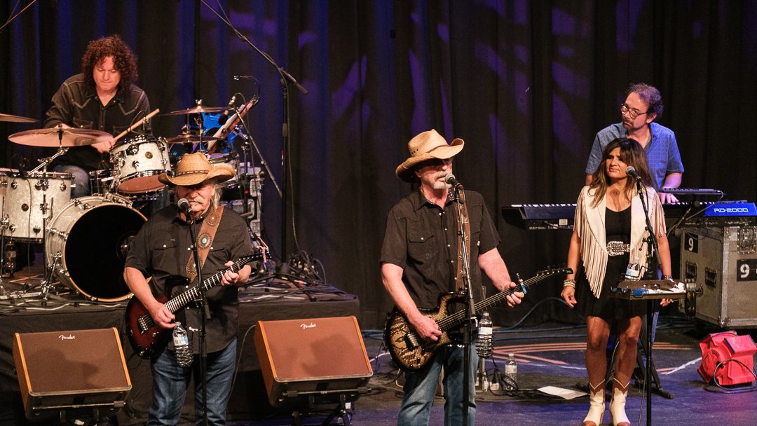 bellamybrothers24097.jpg