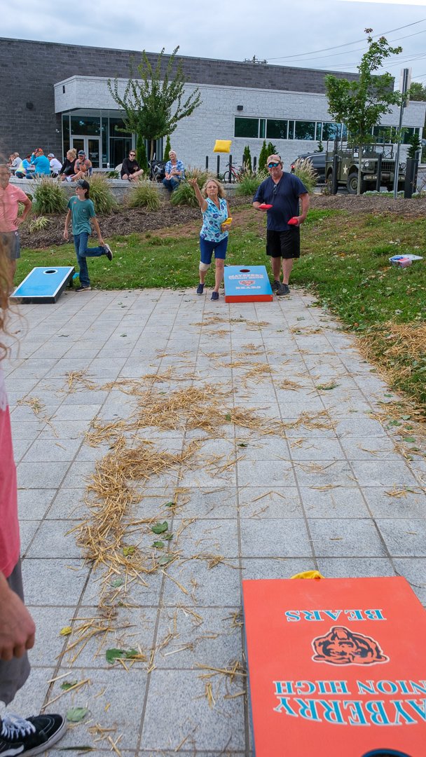 cornhole24098.jpg